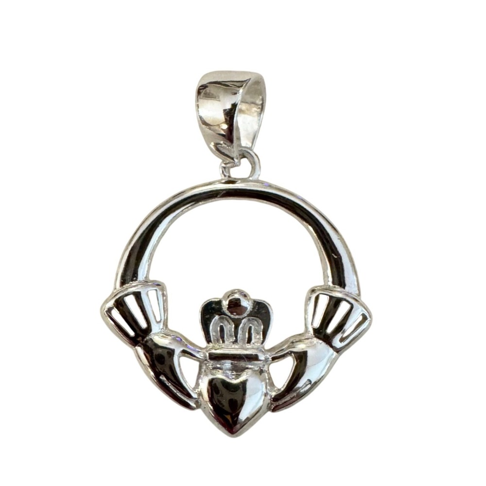 VNTG Sterling Silver 925 Claddagh Pendant Heart Hands Crown Irish Symbol Charm